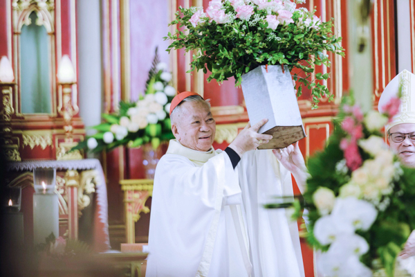 mừng sinh nhật thứ 84 của Đức Hồng y Nguyễn Văn Nhơn