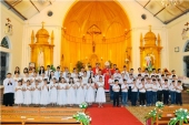 Thánh lễ ban Bí tích Thêm sức cho 62 thành viên giáo xứ Nam Pháp