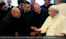 ĐTC nói với các linh mục của Roma: Tôi đồng hành cùng anh em